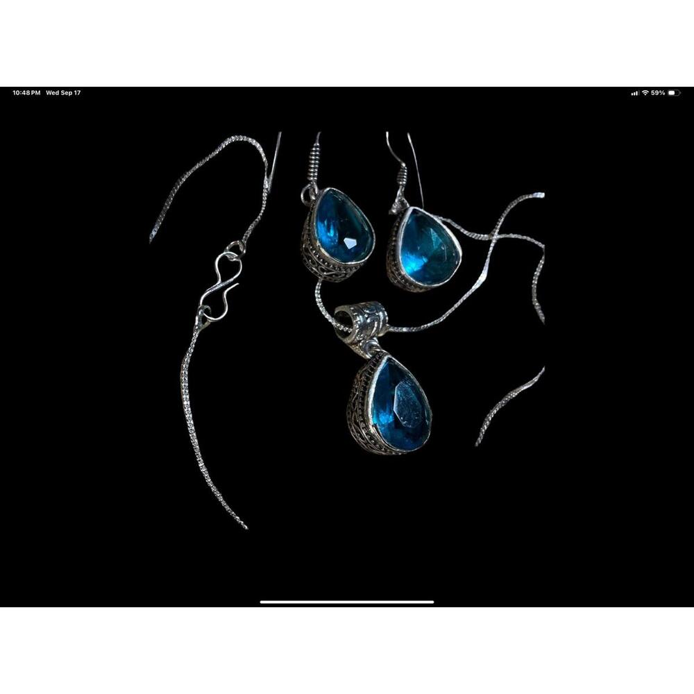 # Aquamarine Pisces Necklace & Earrings Set